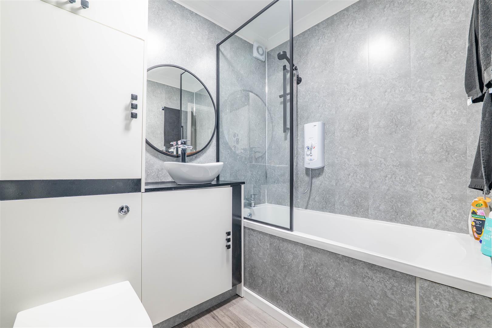 2 bed property in Longacre, Preston